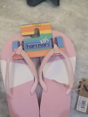 Hari Mari Girls Glitter Flip Flops